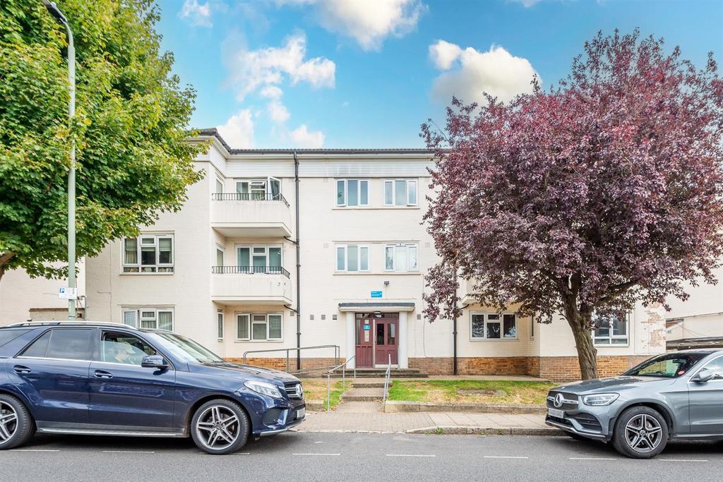 Tylney Road, Bromley, BR1 3 bed flat for sale £325,000