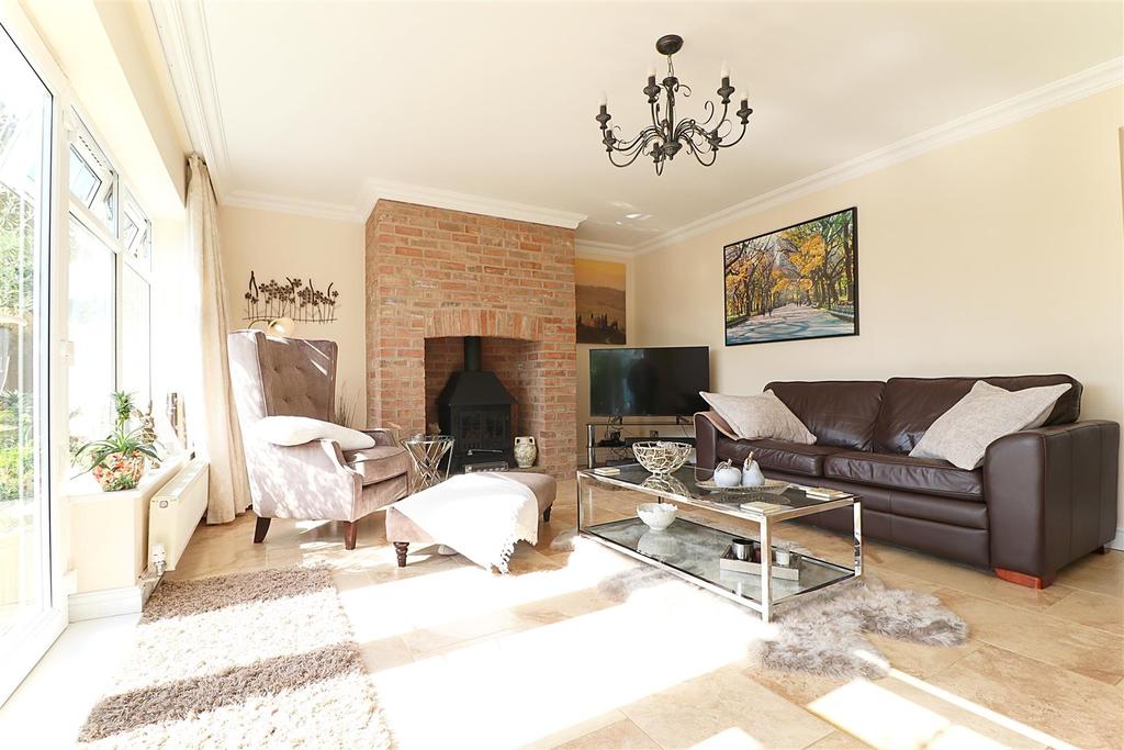 Beck Road, Everthorpe 3 bed end of terrace house for sale £230,000