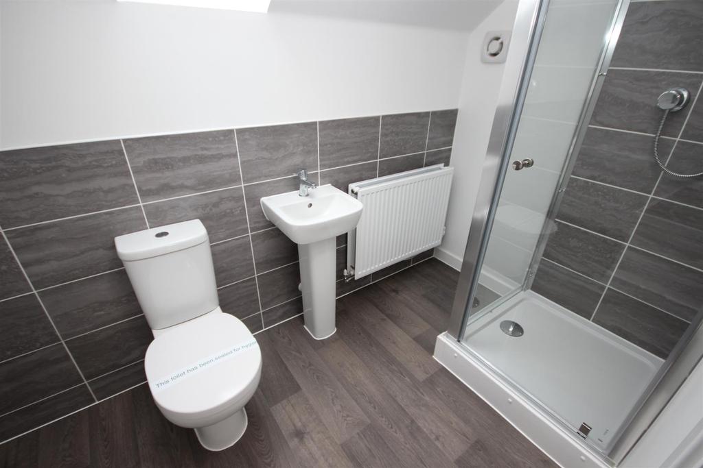 Ensuite.JPG
