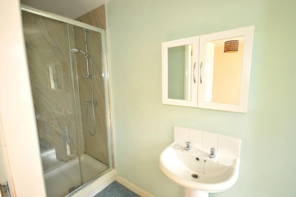Bathroom 1.jpg