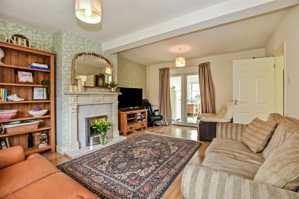 Uffington Road, Barnack, Stamford 3 bed terraced house £1,100 pcm (£