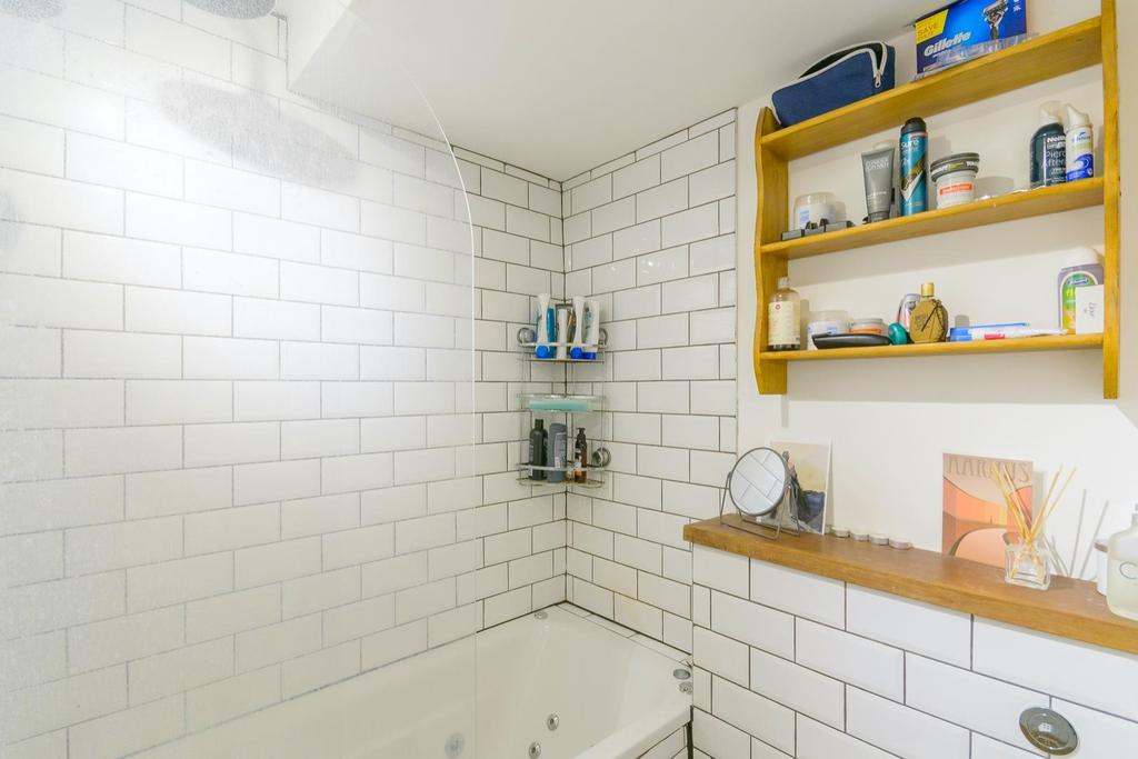 DAORANIM61 FFG - Bathroom B.jpg