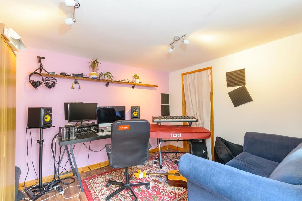 DAORANIM61 FFG - Garden Studio B.jpg