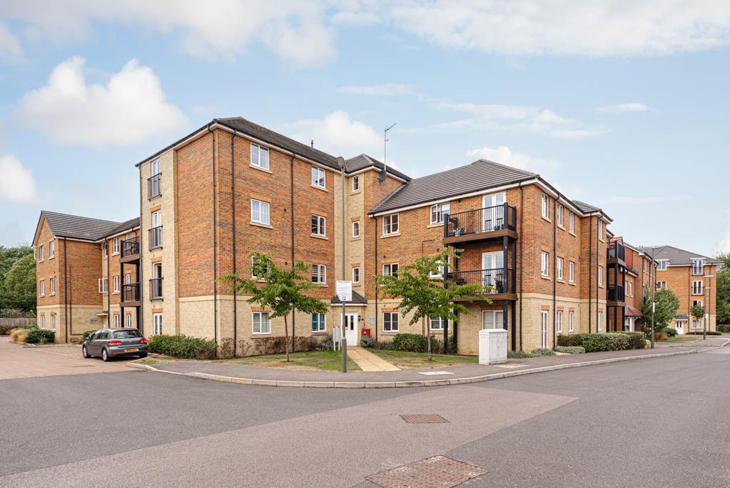 Winter Close, Epsom 2 bed flat £345,000