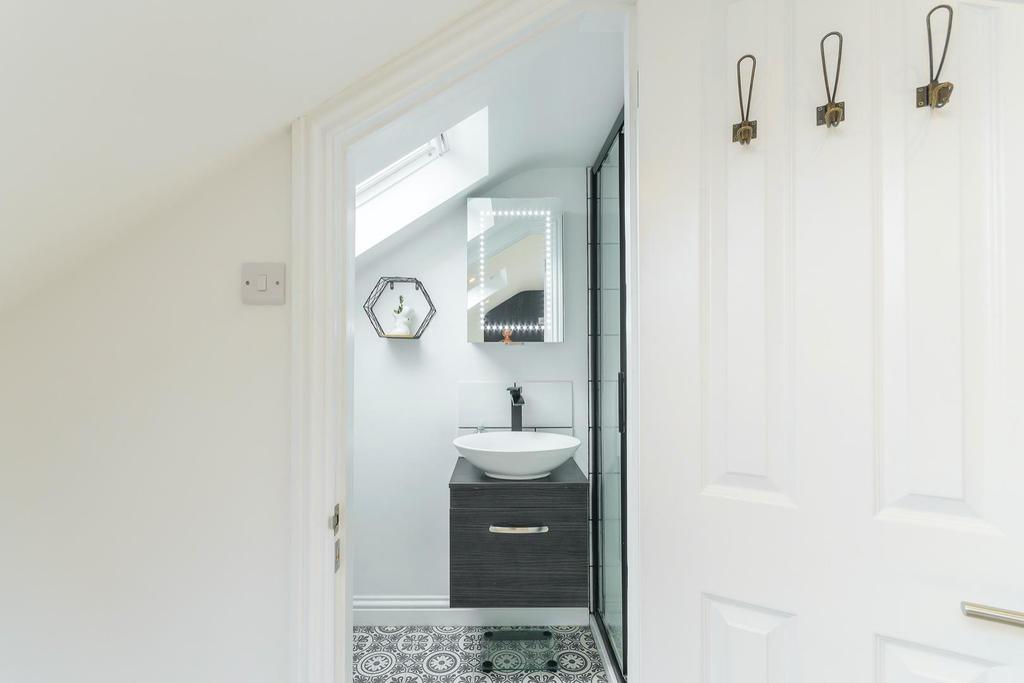 DAORSALTA7 - Ensuite C.jpg