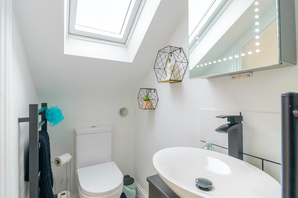 DAORSALTA7 - Ensuite A.jpg