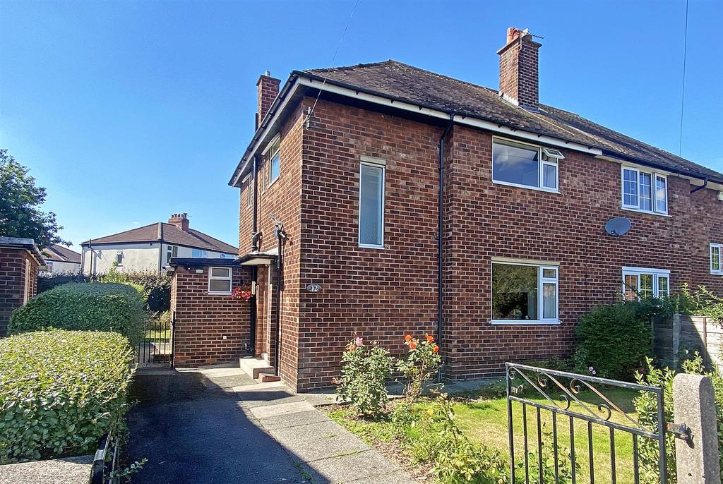 Southfields Drive, Timperley 3 bed semidetached house £325,000