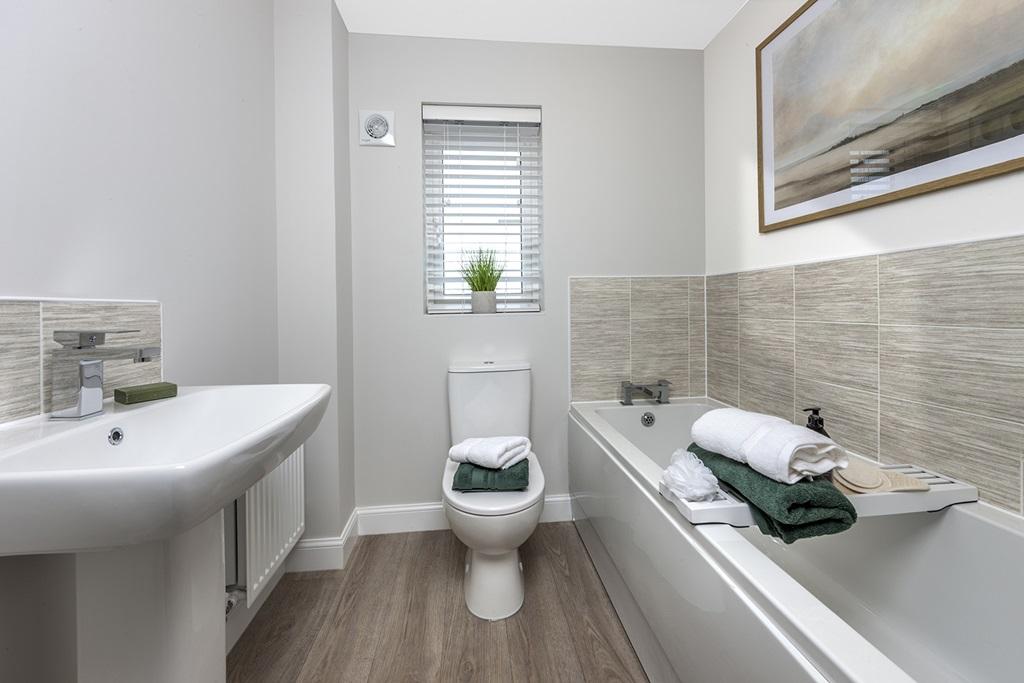 Main bathroom 3 bedroom maidstone home