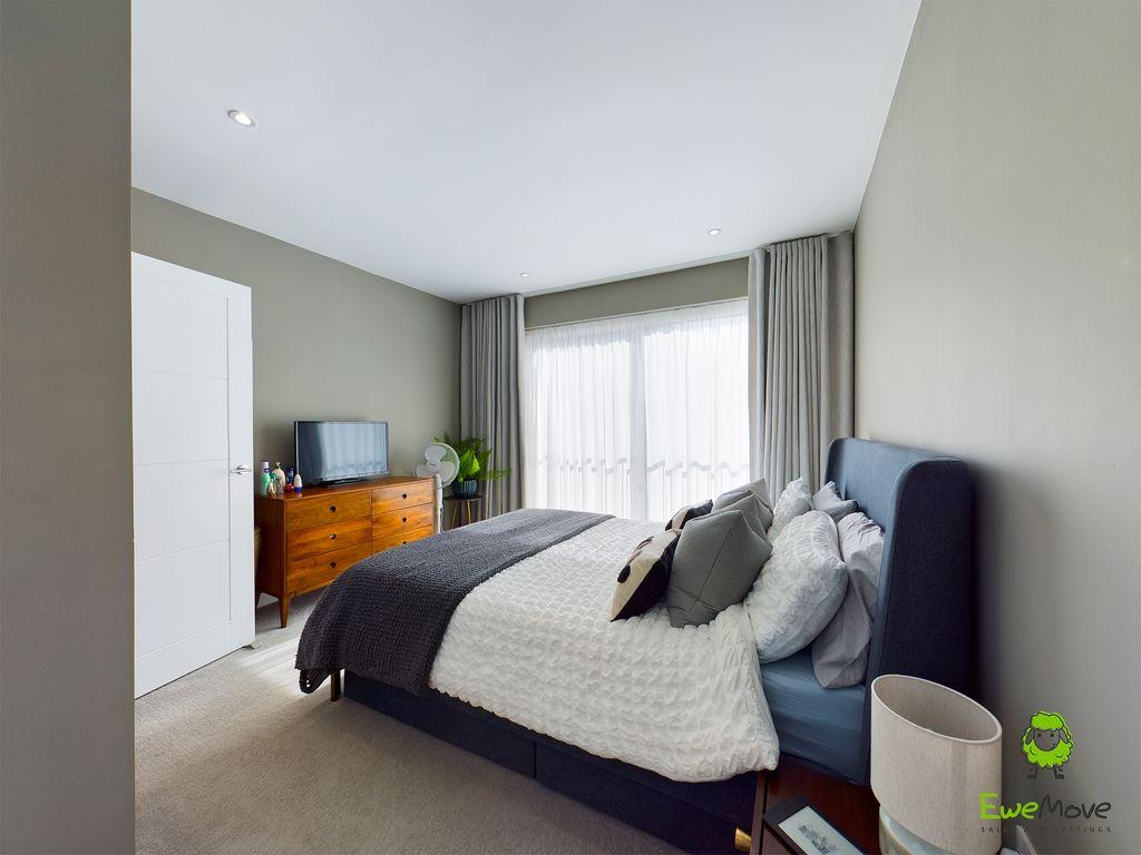 Bedroom 1 (Double)