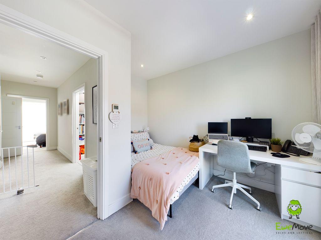 Bedroom 2 (Double)
