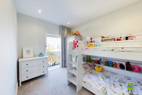 26 Strata Road, Erith, DA8 1FL