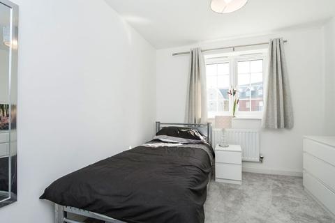 22 Ampthill Way, Faringdon, SN7 7LE