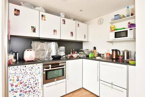 2 bedroom apartment for sale - High Road, Chadwell Heath, Essex