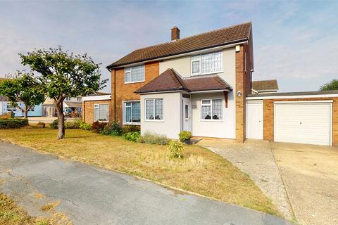 3 bedroom detached house for sale, Curlew Crescent, Kingswood, Basildon, Essex, SS16