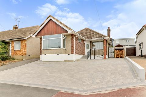 3 bedroom detached bungalow for sale - Eastwood Park Close, Leigh-on-sea, SS9