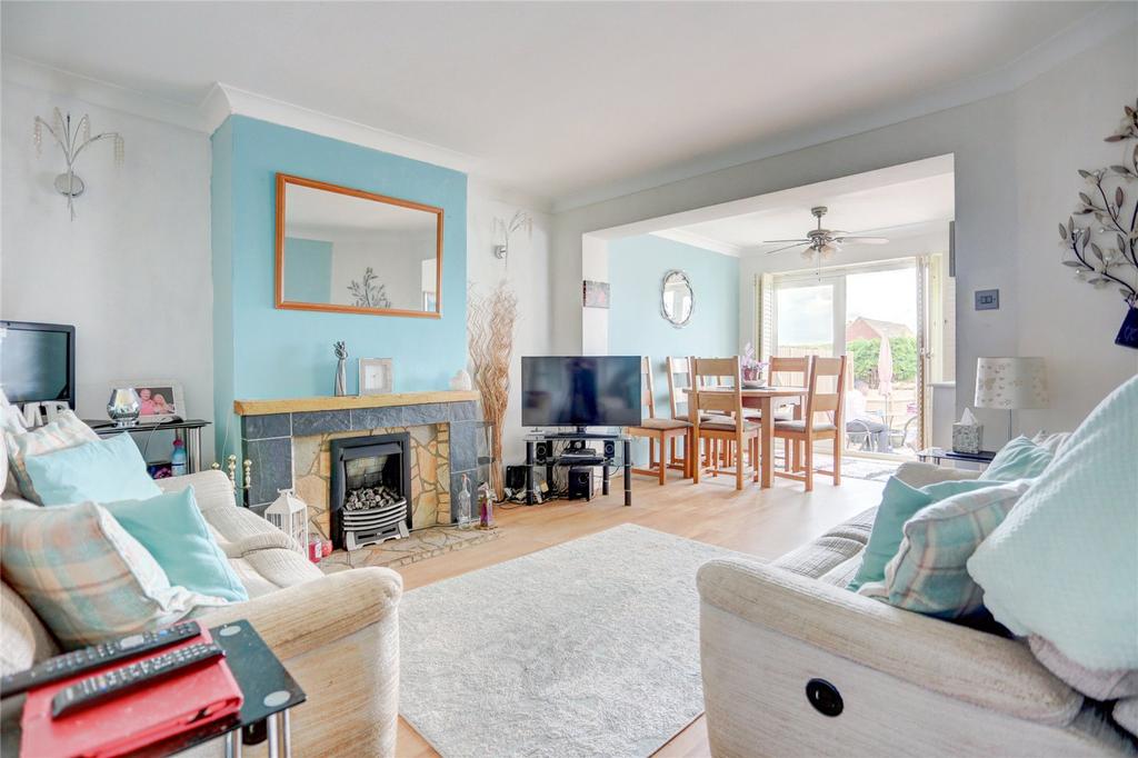 Graham Crescent, Portslade, East... 2 bed bungalow £375,000