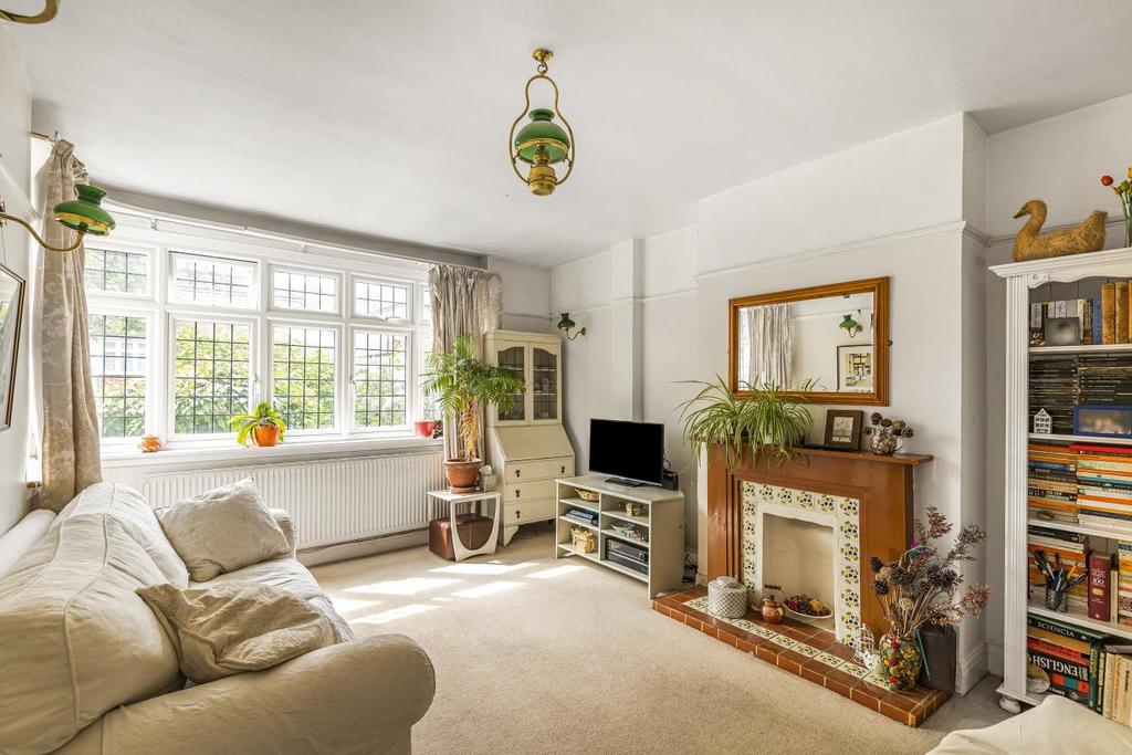 Eden Way, Beckenham 4 bed semidetached house £750,000