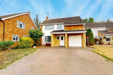 5 bedroom detached house for sale, Curlew Crescent, Kingswood, Basildon, Essex, SS16