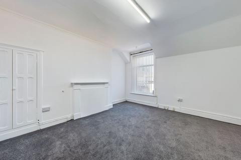 Apartment to rent - Wood Street, Lytham St. Annes, FY8