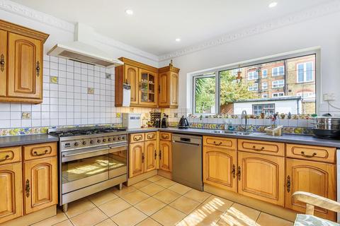 2 Bellamy Street, London, SW12 8BU