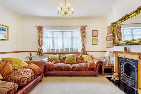 2 Bellamy Street, London, SW12 8BU