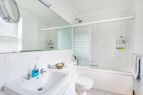 2 Bellamy Street, London, SW12 8BU