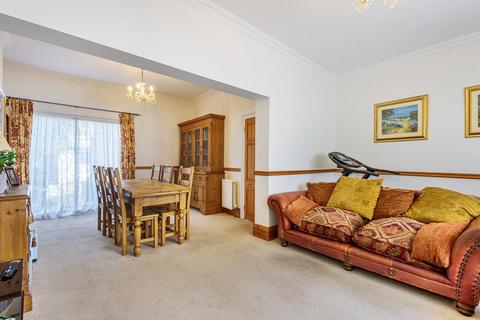 2 Bellamy Street, London, SW12 8BU