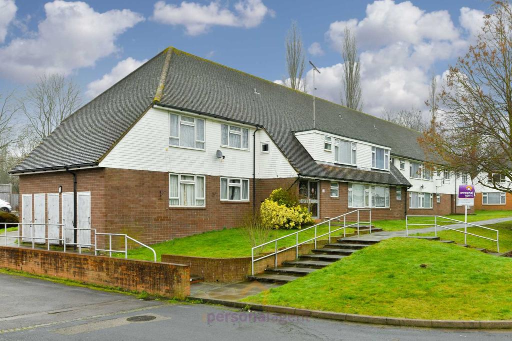 Cressall Close, Leatherhead 1 bed apartment £1,100 pcm (£254 pw)