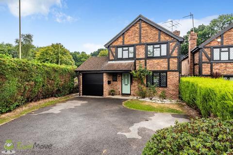 4 bedroom detached house for sale - Bow Field, Hook RG27 9SA