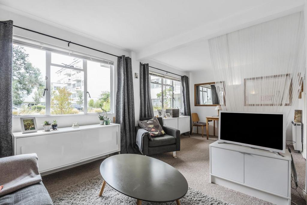 Streatham Hill, Streatham 1 bed flat for sale £325,000