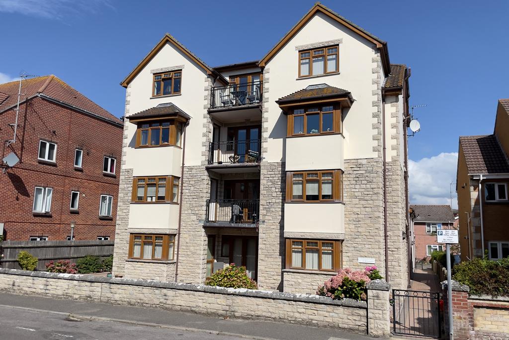 CRANBORNE ROAD, SWANAGE 3 bed ground floor flat £425,000