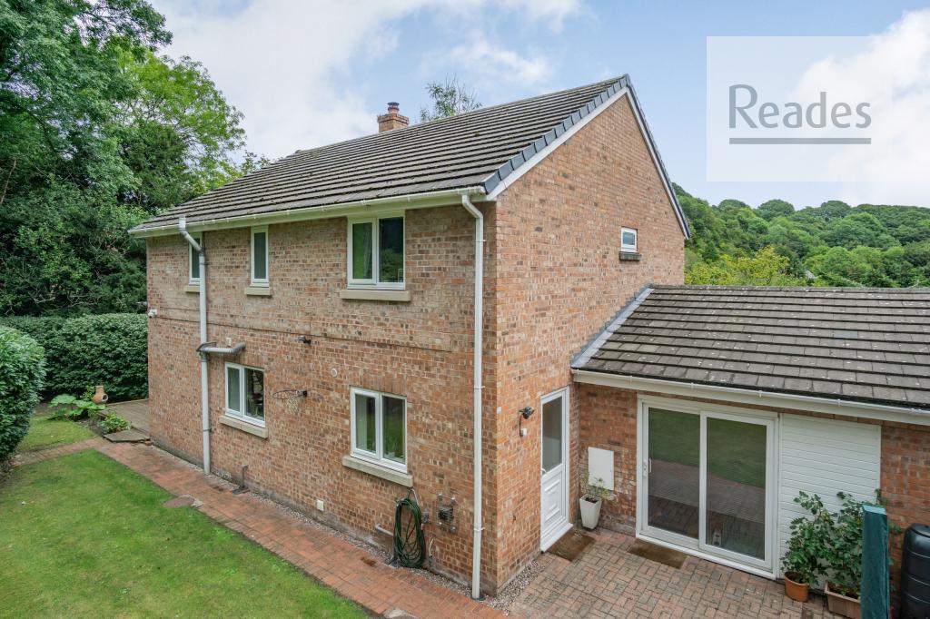 Valley Road, Ffrith LL11 5 4 bed detached house for sale £375,000