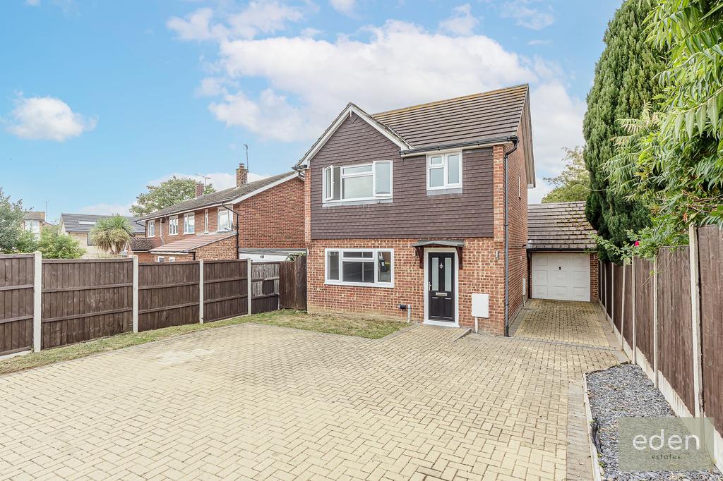 Plover Road, Larkfield, ME20 3 bed detached house £380,000
