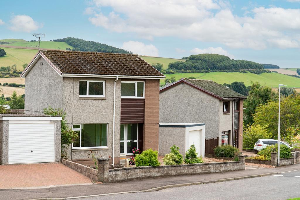 Millfield, Cupar, KY15 3 bed detached house £210,000
