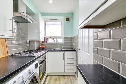 Studio to rent, Wallwood Street, London, E14