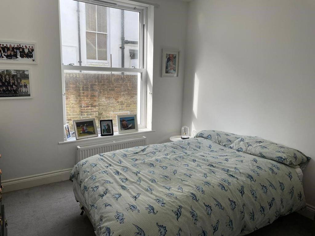 F2, 25 Hove Park Villas - Bedroom 2.jpg