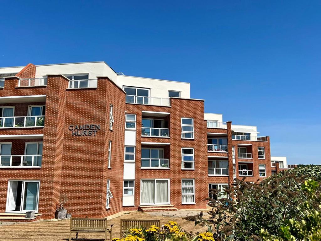 Camden Hurst, Milford on Sea, Lymington, Hampshire, SO41 3 bed