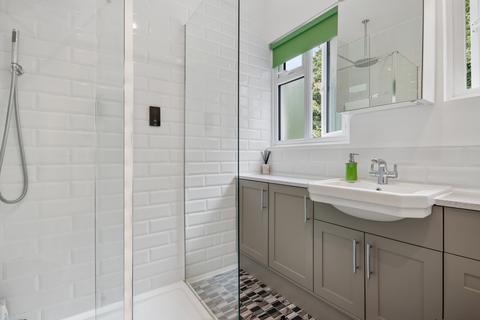 186 Moordown, London, SE18 3NF