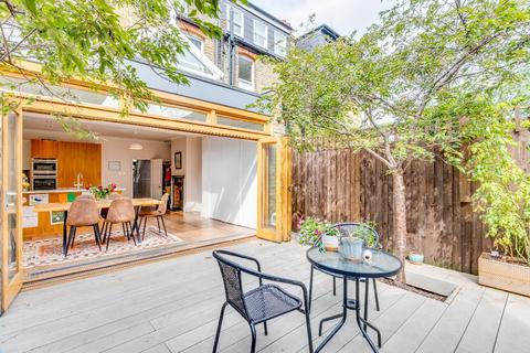 27 Ailsa Avenue, Twickenham, TW1 1NF