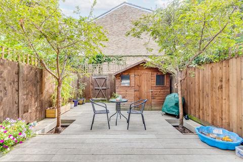 27 Ailsa Avenue, Twickenham, TW1 1NF