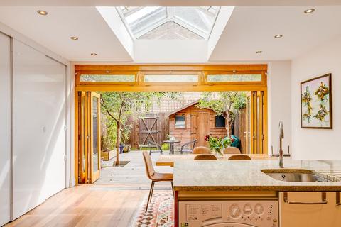 27 Ailsa Avenue, Twickenham, TW1 1NF