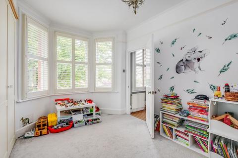 27 Ailsa Avenue, Twickenham, TW1 1NF