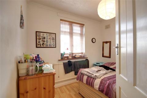 2 bedroom bungalow for sale - Curzon Avenue, ENFIELD, Middlesex, EN3