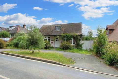 3 bedroom chalet for sale, Radfall Road, Whitstable, CT5 3EN