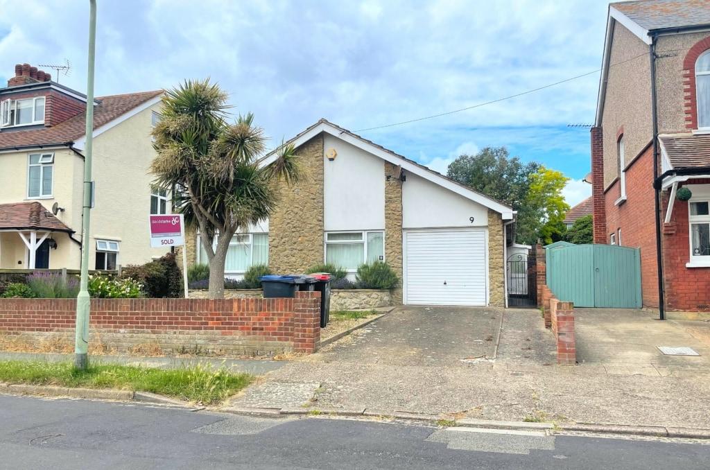 Bournemouth Drive, Herne Bay 2 bed detached bungalow for sale £425,000