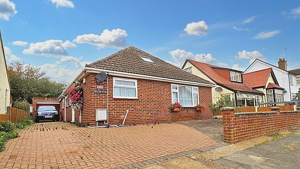 Queensbridge Drive, Herne Bay 3 bed detached bungalow for sale - £425,000