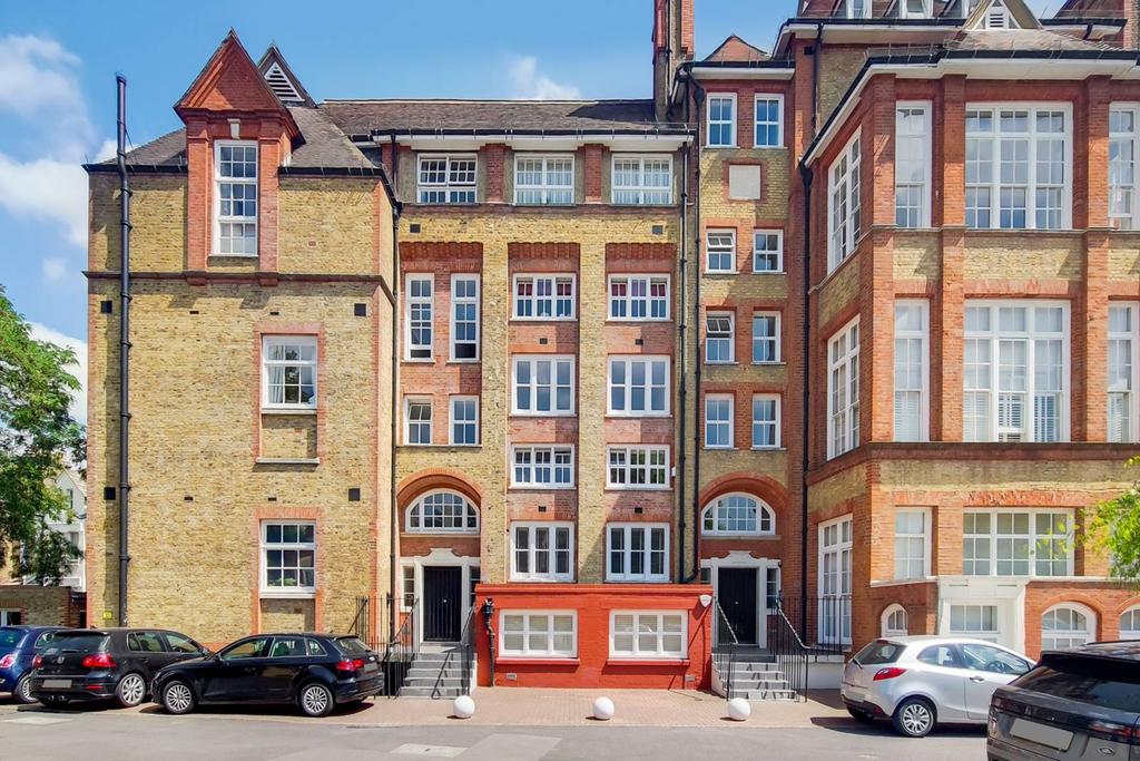 80 Reed Place Reed Place, Clapham North, London, SW4 2 bed flat - £3,000 pcm (£692 pw)