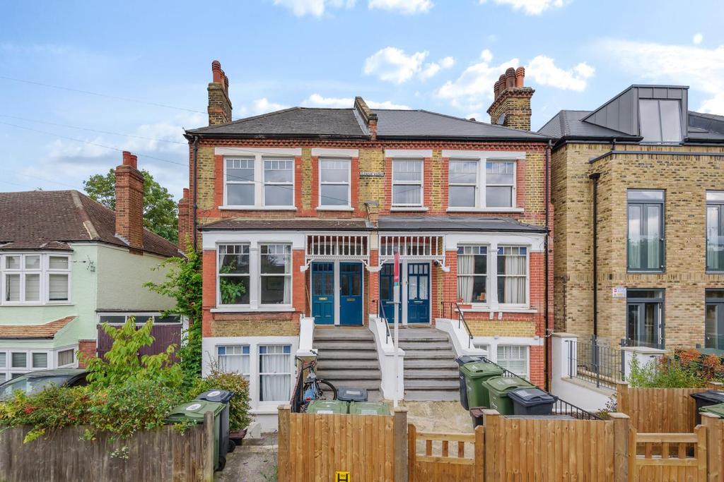 Auckland Hill, West Norwood 1 bed flat £400,000