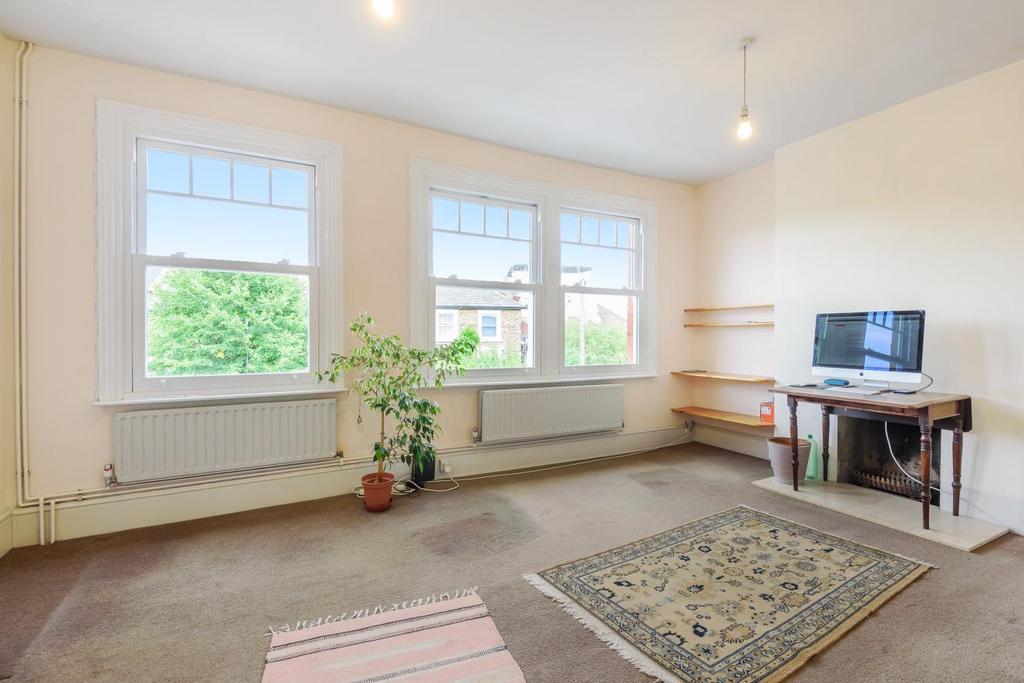 Auckland Hill, West Norwood 1 bed flat £400,000