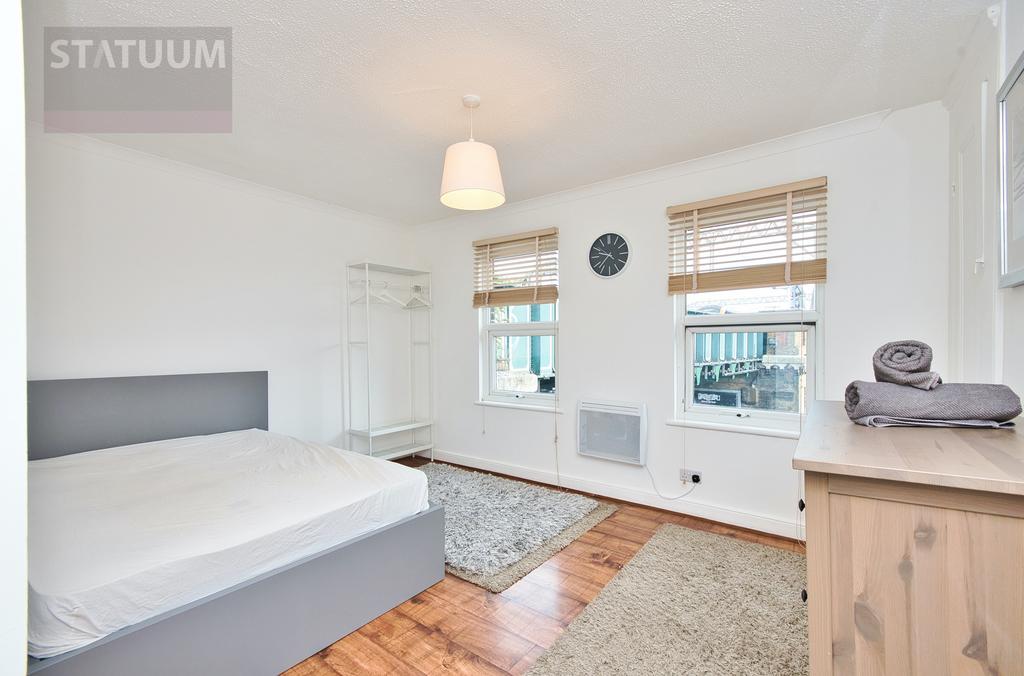 Cambridge Heath, Bethnal Green... Studio £1,500 pcm (£346 pw)